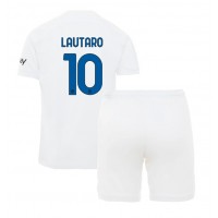 Koszulka piłkarska Inter Milan Lautaro Martinez #10 Strój wyjazdowy dla dzieci 2023-24 tanio Krótki Rękaw (+ Krótkie spodenki)